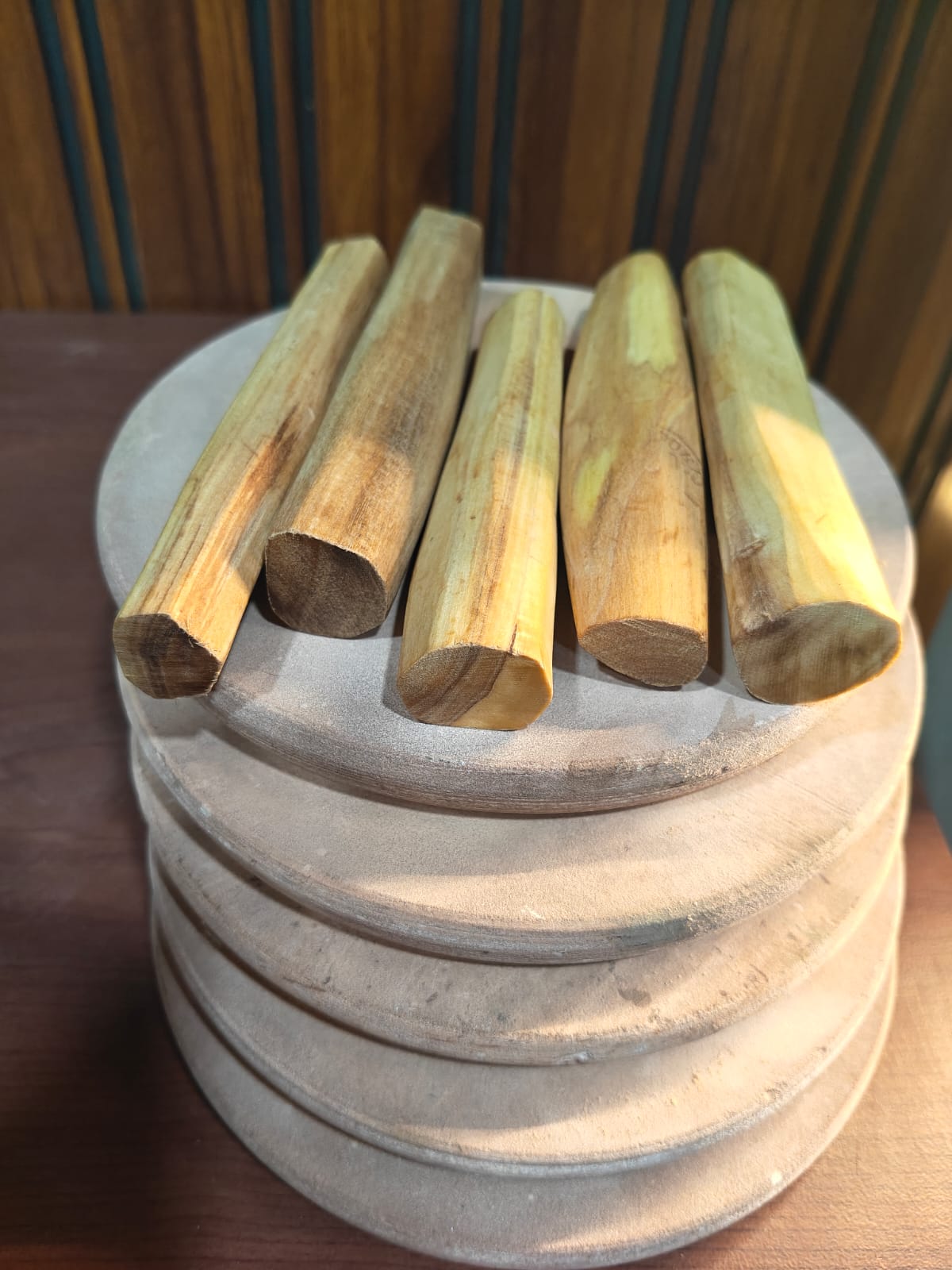 Premium Chandan Sandalwood for Pooja & Rituals – 700GM Natural Light Yellow Fragrant Wood, Tilak, Meditation & Spiritual Use